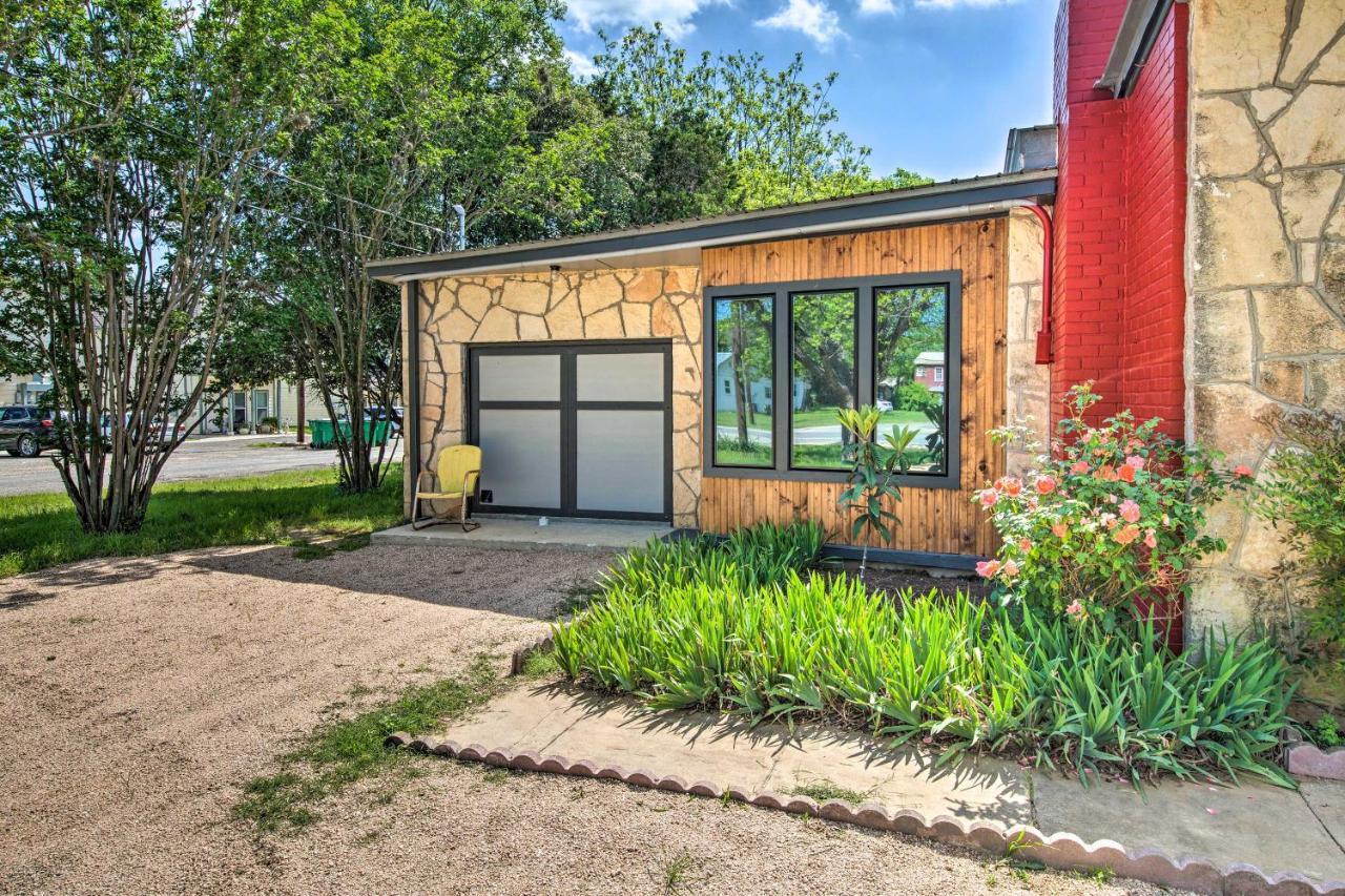 Retro Updated Blanco Abode - Steps To Main Street! Exterior photo